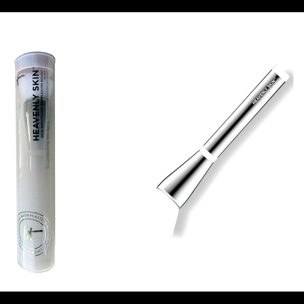 It Cosmetics Heavenly Skin Skin-Smoothing Complexion Brush #704 FACTORY SEALED